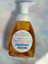 Load image into Gallery viewer, The Bee&#39;s Knees Foaming Handsoap
