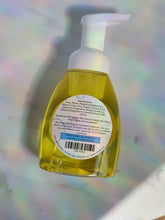 Load image into Gallery viewer, Lucious Lemon Foaming Handsoap

