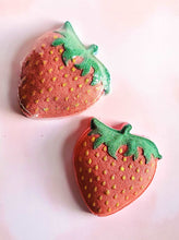 Load image into Gallery viewer, Strawberry Fields Bathbomb
